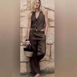 Zara (Set) PANTS &
VEST (NWT) Brown
Size: M